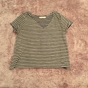 STRIPED V-NECK T-SHIRT